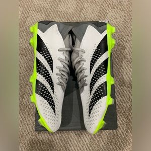 Adidas Predatory Accuracy 3 Men’s Cleats Size 10.5 Lightly Used